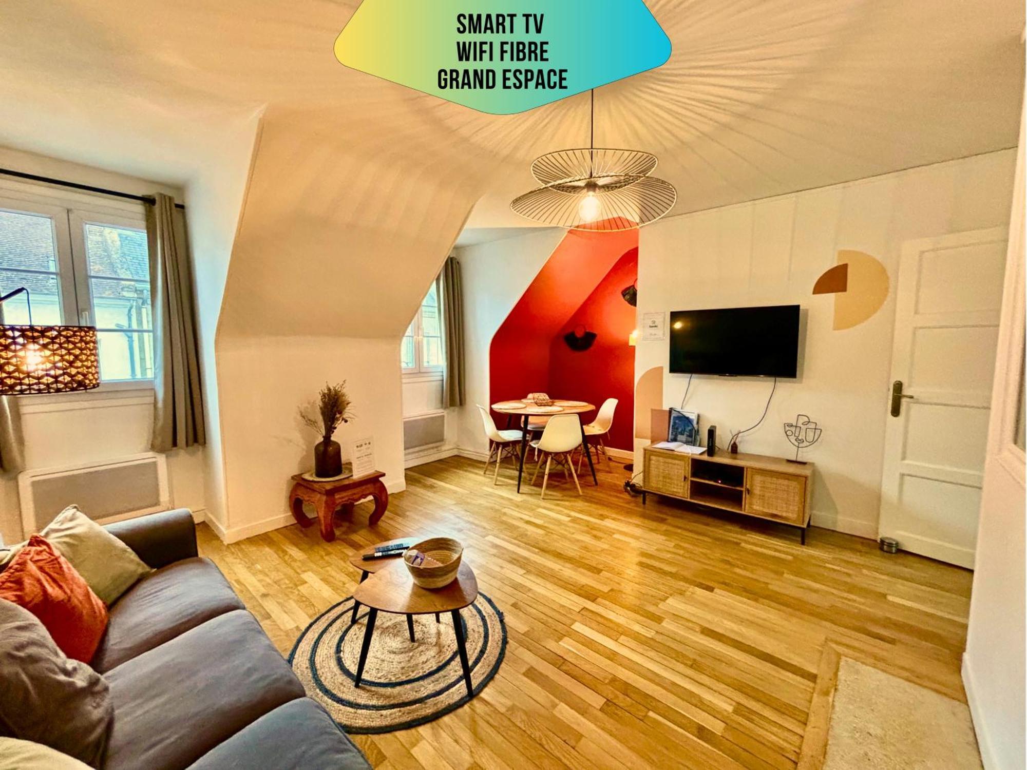 Le Corneille - Ideal Pros & Couples - Centre Historique - Chateau 5Min - Gare 10Min - Au Calme - Fibre Compiegne Bagian luar foto
