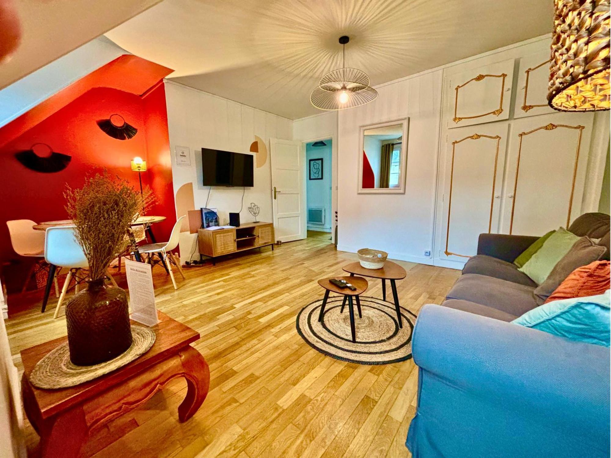 Le Corneille - Ideal Pros & Couples - Centre Historique - Chateau 5Min - Gare 10Min - Au Calme - Fibre Compiegne Bagian luar foto